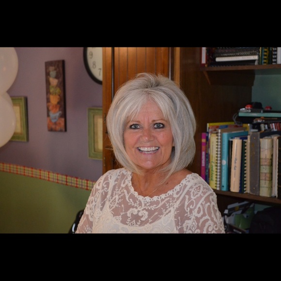 Meet your Posher, Tish - Picture 1 of 1